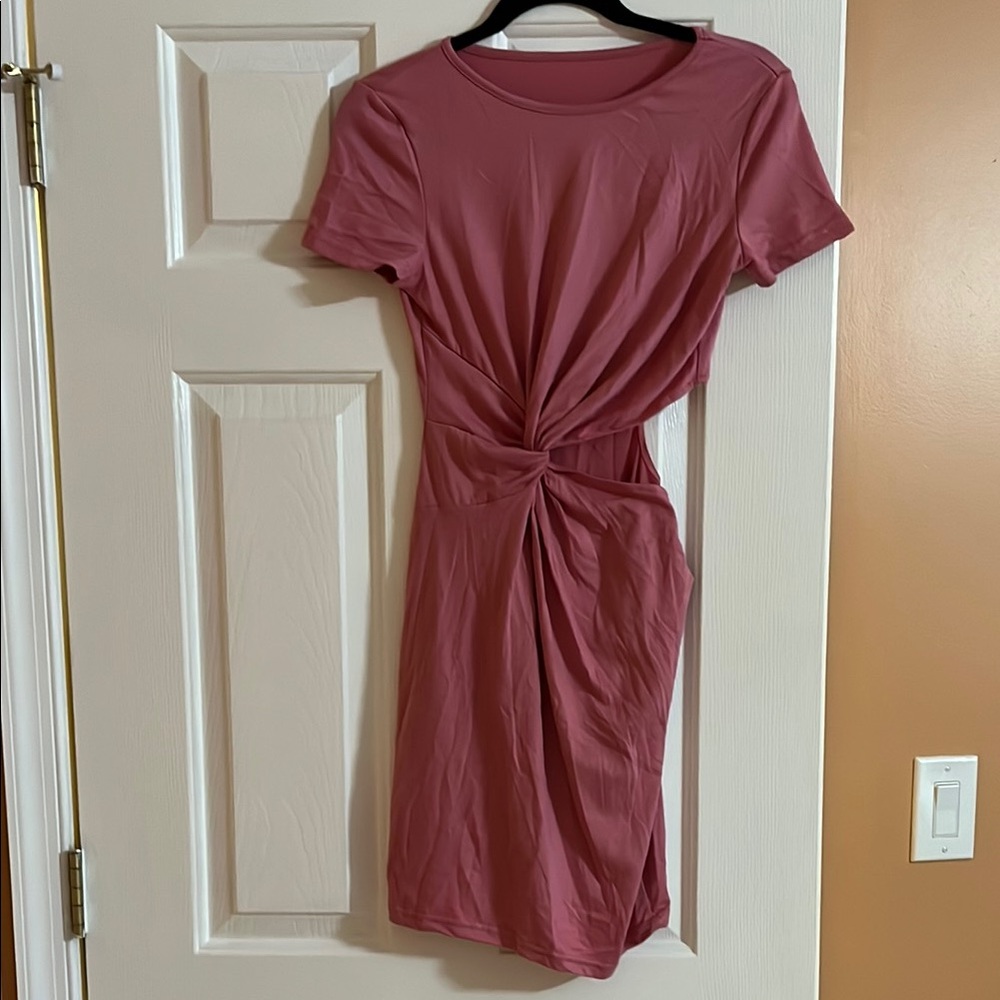 🍉Elegant Mauve Twist-Front Dress